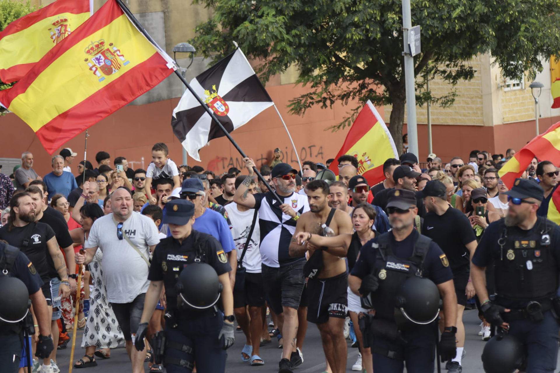 Creus que cal reforçar la seguretat a Ceuta davant l'arribada d'ultres?
