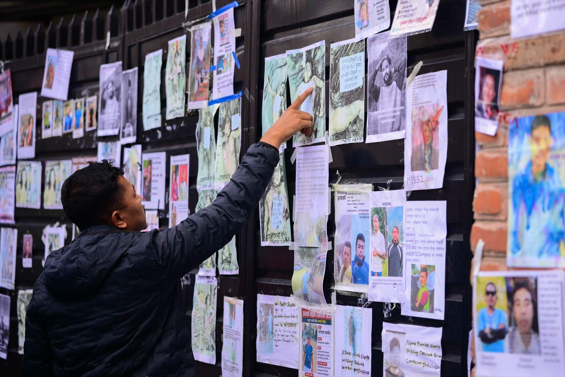 Nepal ya ha contactado con los tres españoles desaparecidos por la riada que ya suma más de 800 muertos