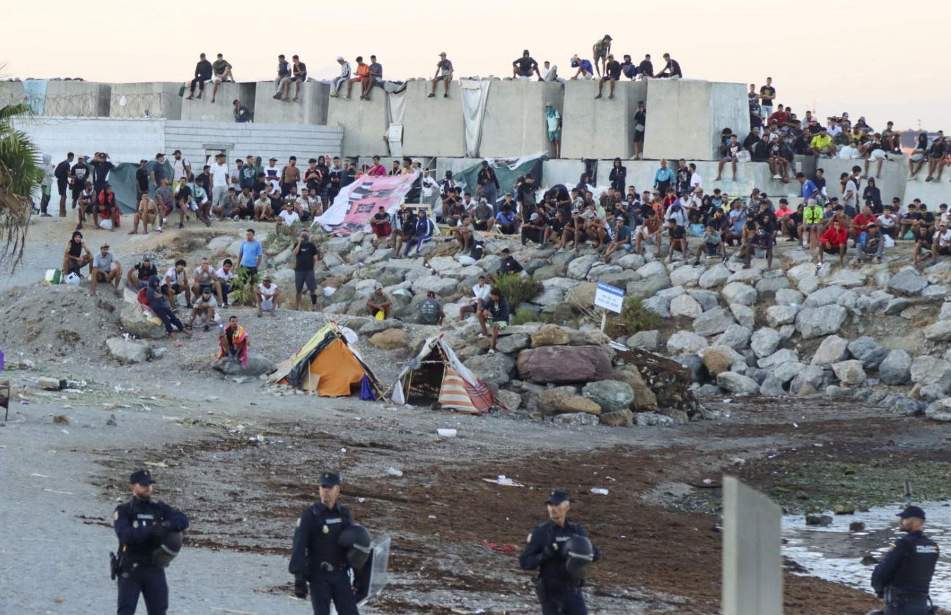 Tornen les manifestacions veïnals a Ceuta davant d'una crisi que no acaba: "Un 'caballa' mai es rendeix"