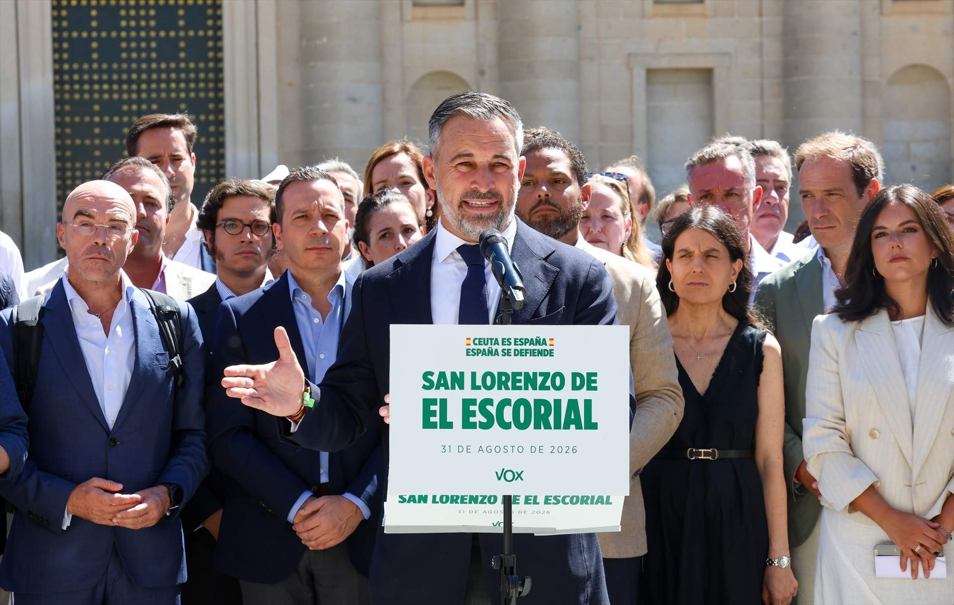 L'article de la Constitució que Abascal vol activar per jutjar Sánchez per traïció