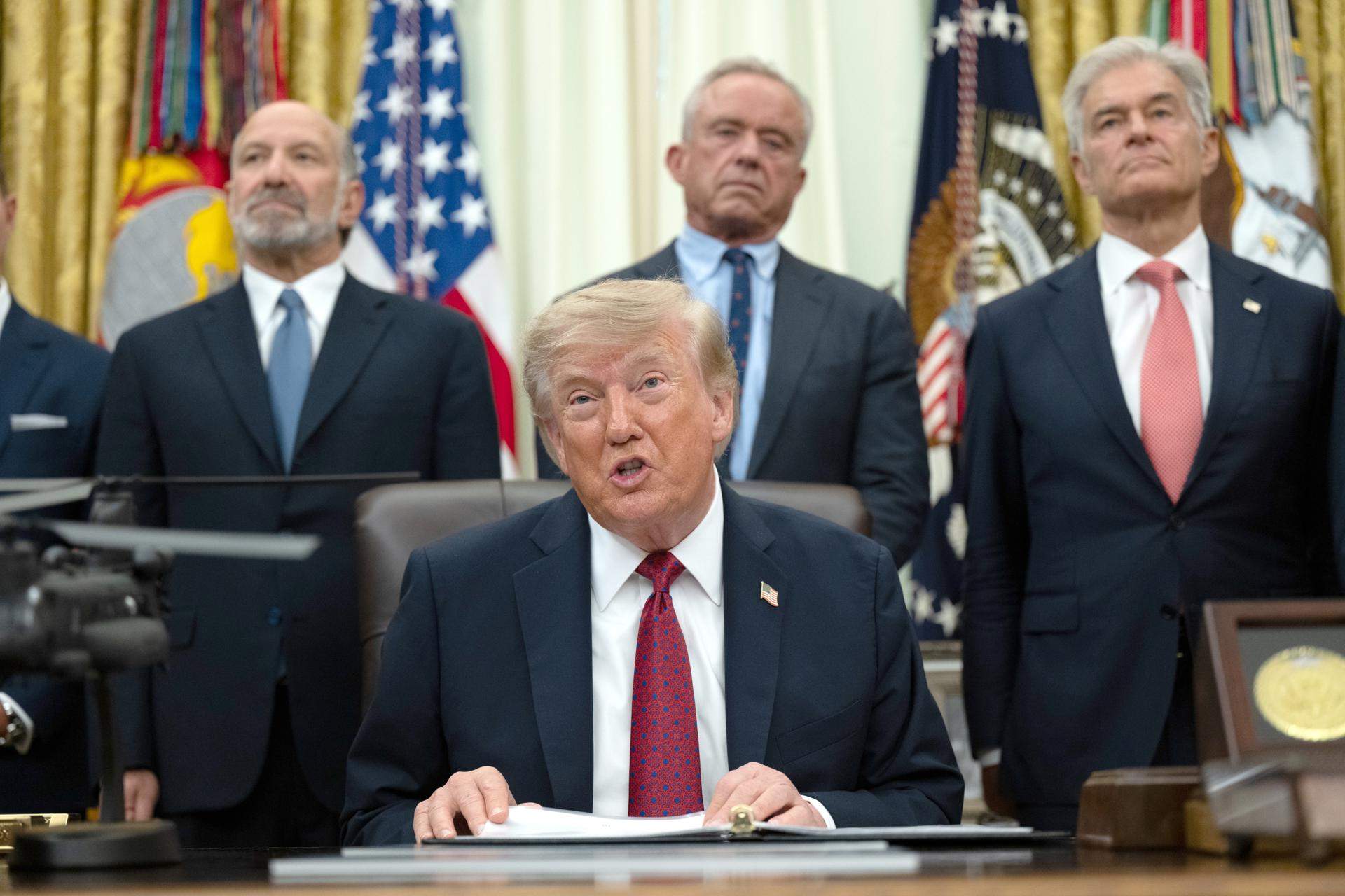 Trump hi torna amb els canvis de nom: proposa rebatejar l'estret d'Ormuz com a "estret de Trump"