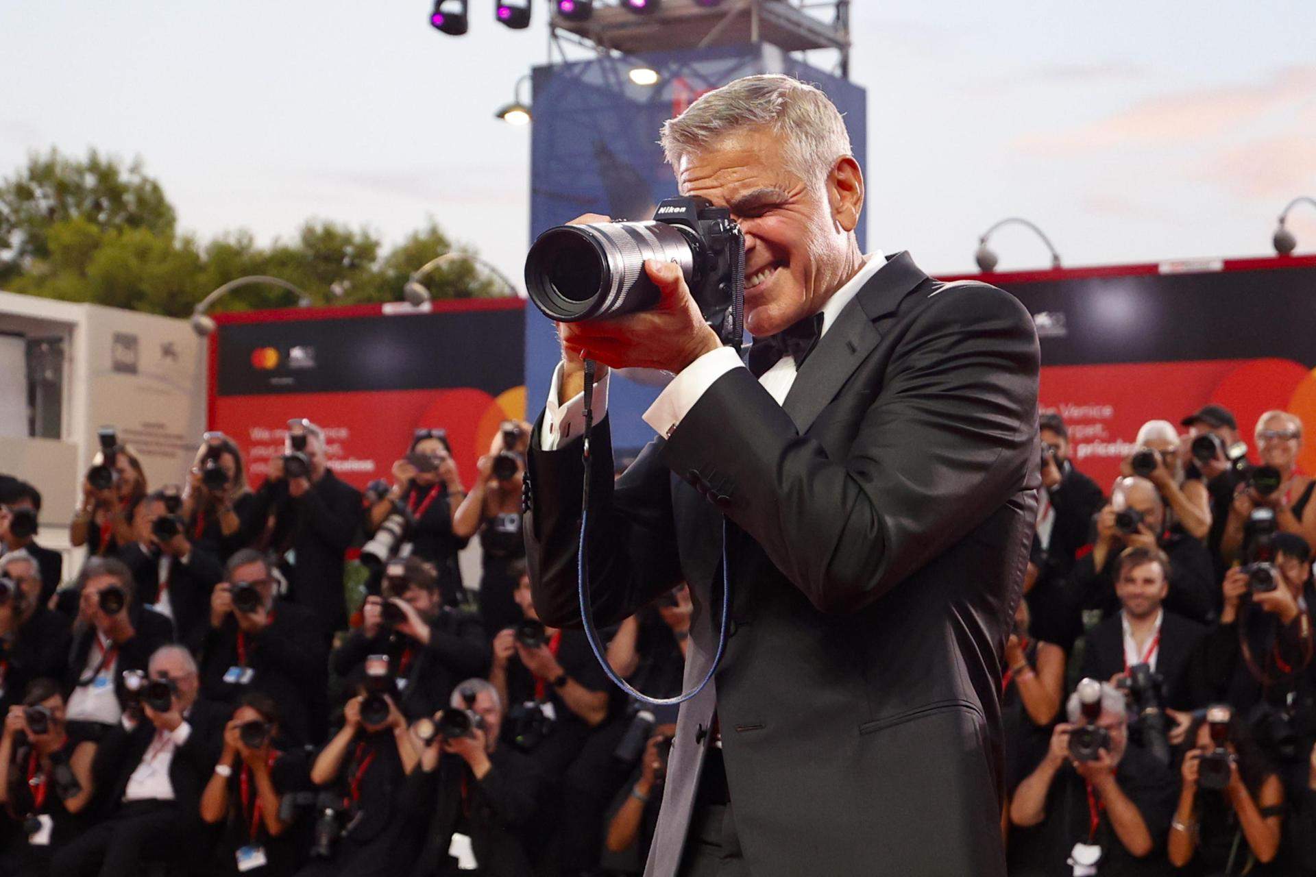 Què és la caquistocràcia? La paraula amb què George Clooney retrata els EUA de Trump