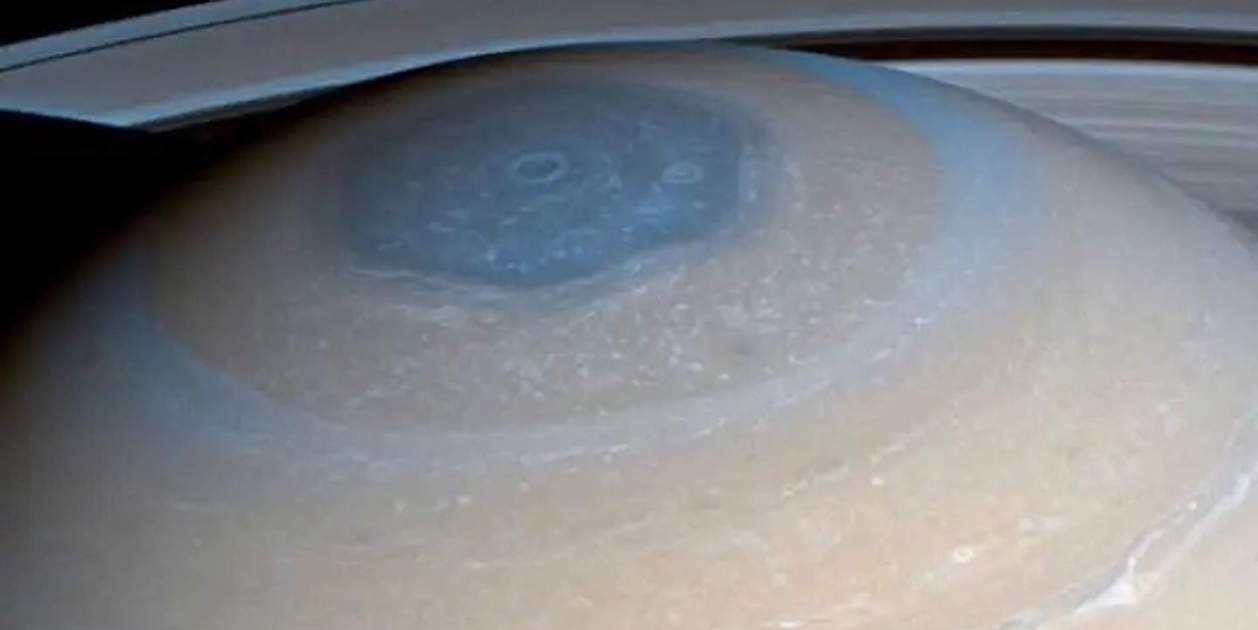 Además de un hexágono, Saturno también tiene un decágono y lo han descubierto científicos del País Vasco