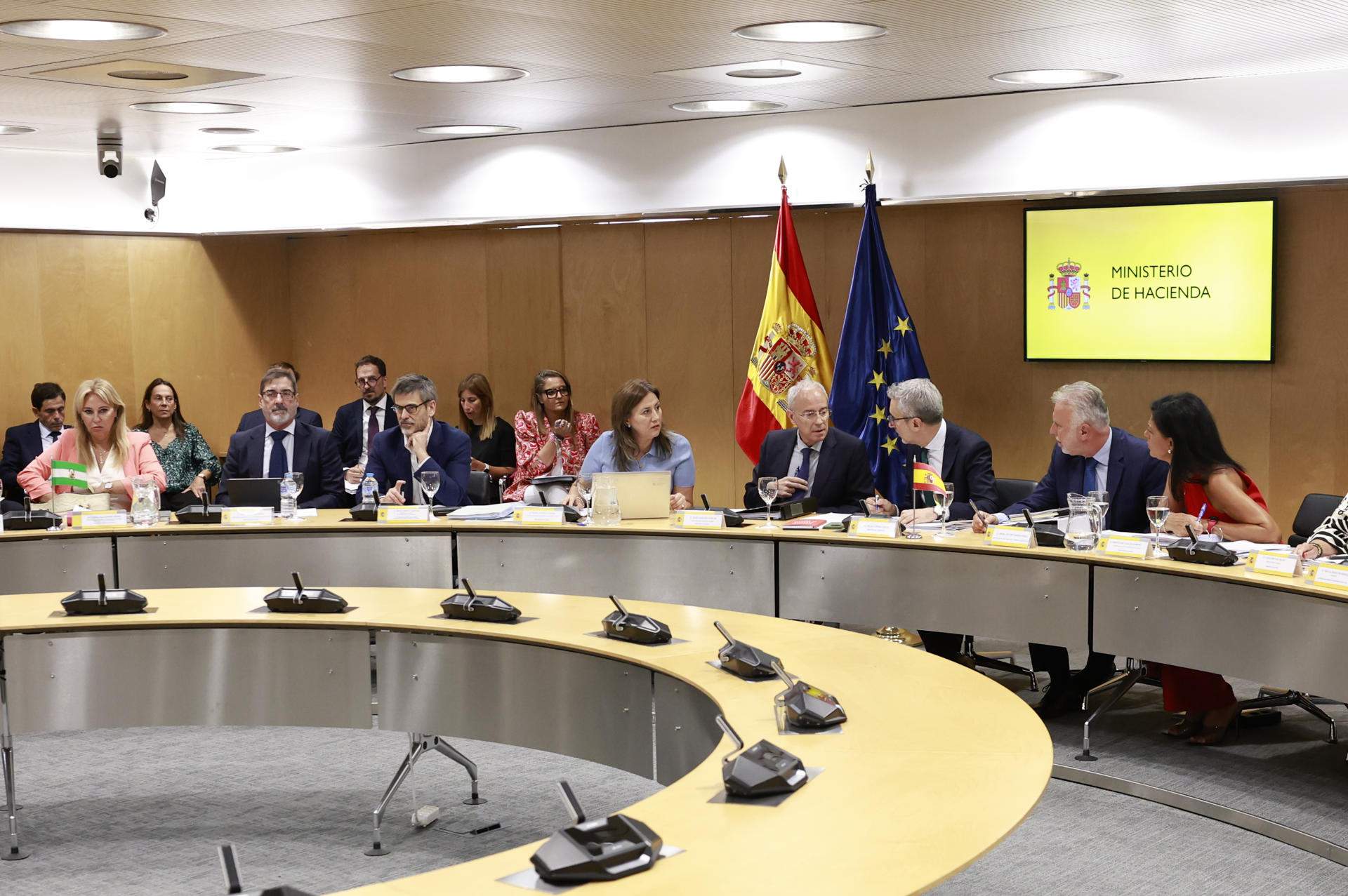 Hacienda aprueba el nuevo modelo de financiación con el único apoyo de Catalunya y Canarias