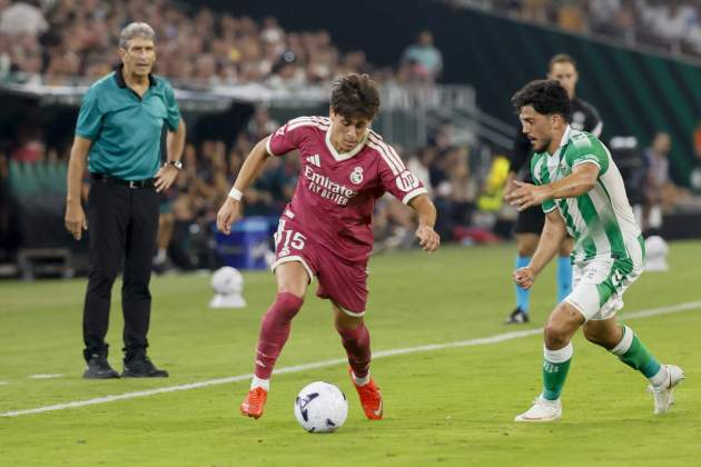 Arda Guler, durant un partit del Reial Madrid contra el Betis / Foto: EFE Arda Guler, durant un partit del Reial Madrid contra el Betis / Foto: EFE