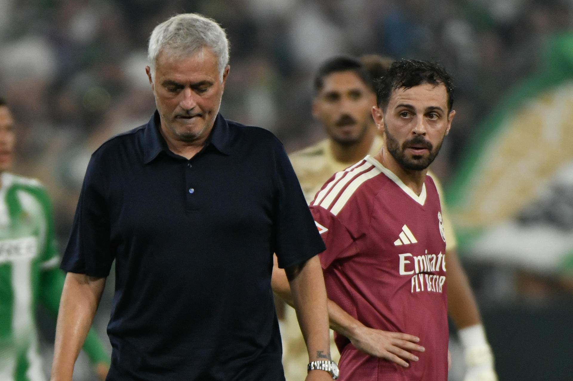 Bartra responde con ironía a Mourinho: "He visto su documental y creo a veces le gusta desviar la atención"