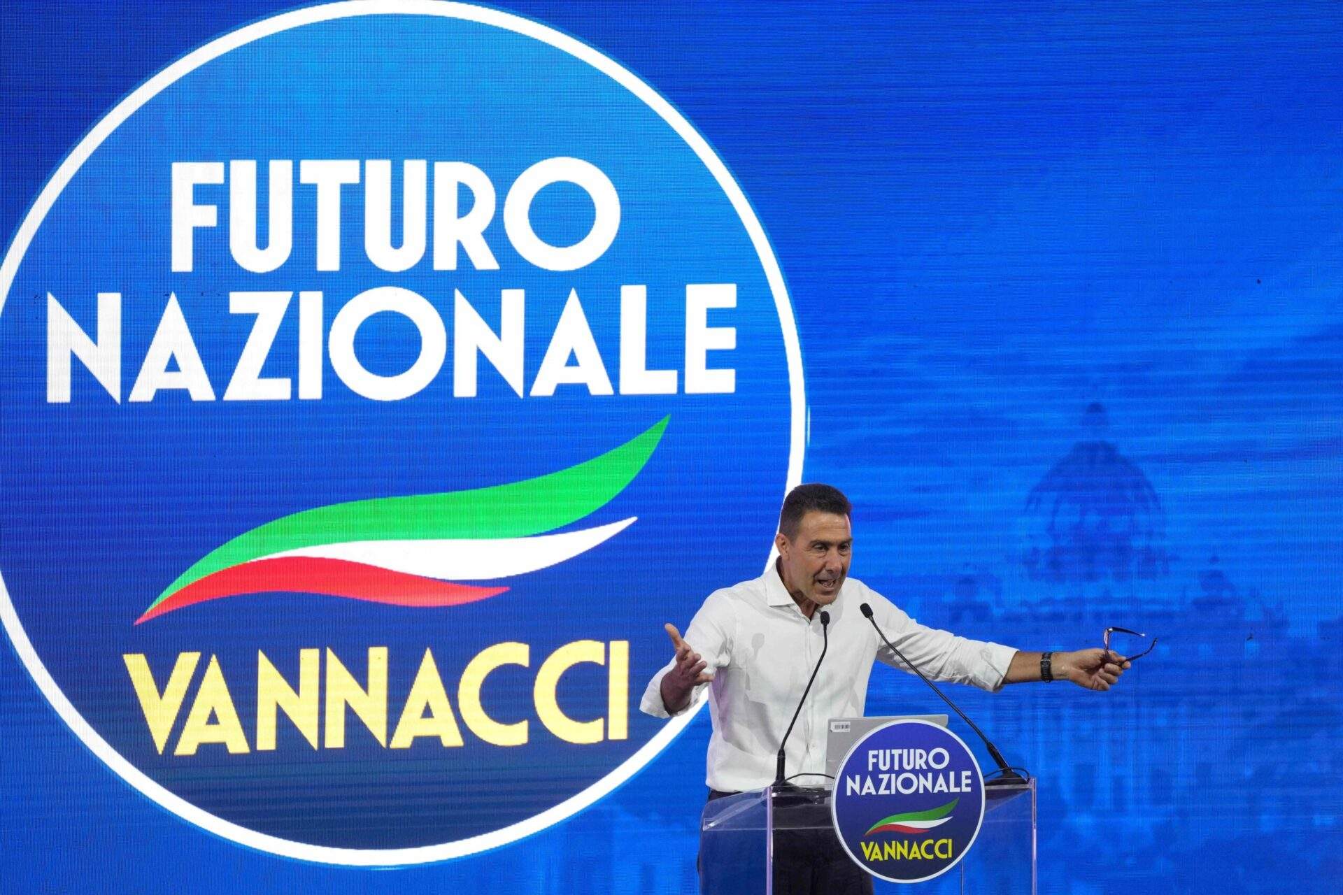 Vannacci, l’exgeneral prorús que sacseja els sondejos, desafia Meloni per la dreta i carrega contra l’OTAN