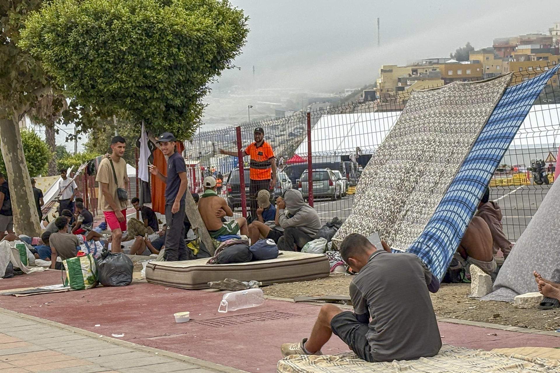 Puente pren el control del port de Ceuta per instal·lar-hi un dispositiu d’acollida de migrants