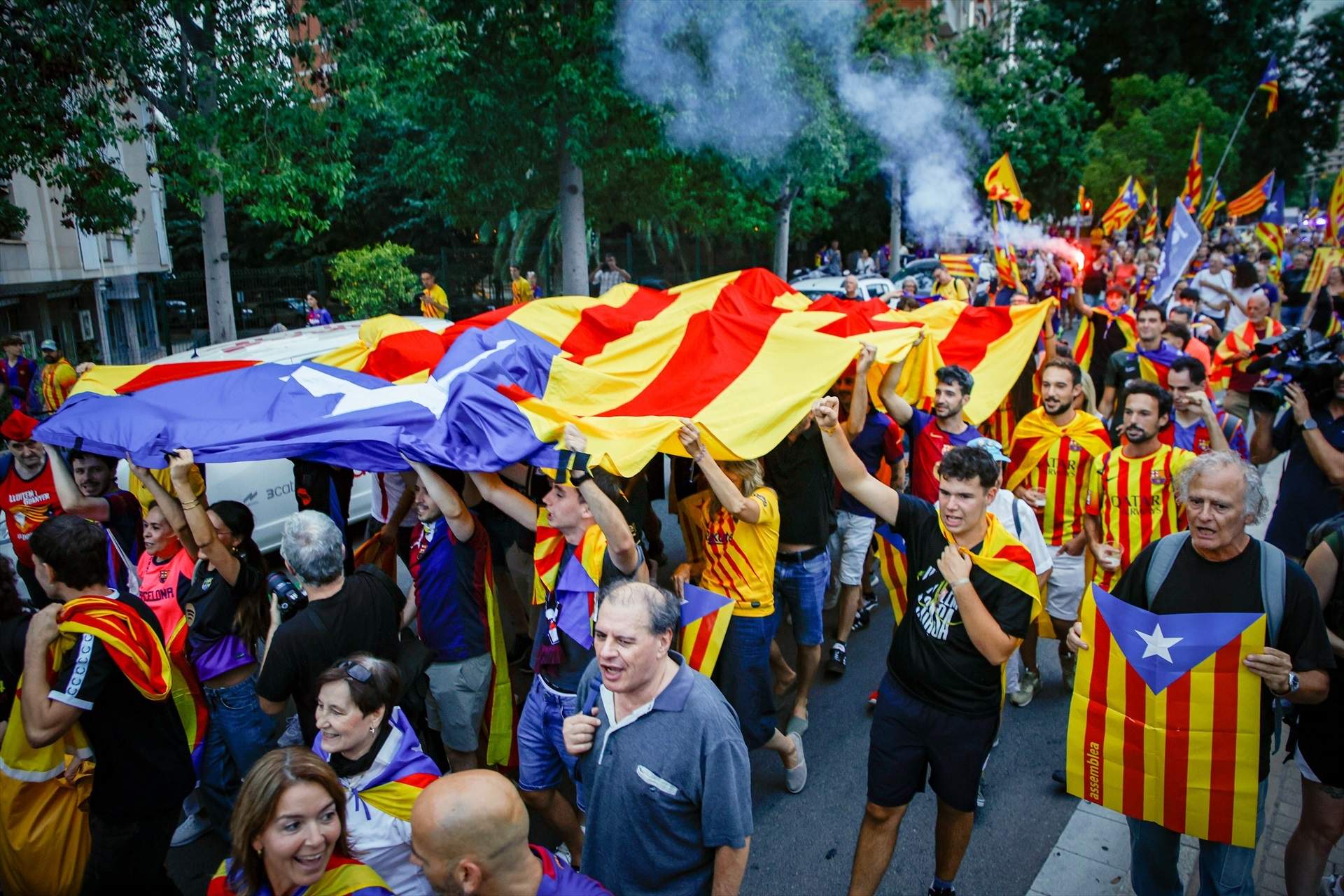 El Europa denuncia una agresión a un aficionado por llevar una estelada: "Tirado al suelo y golpeado"
