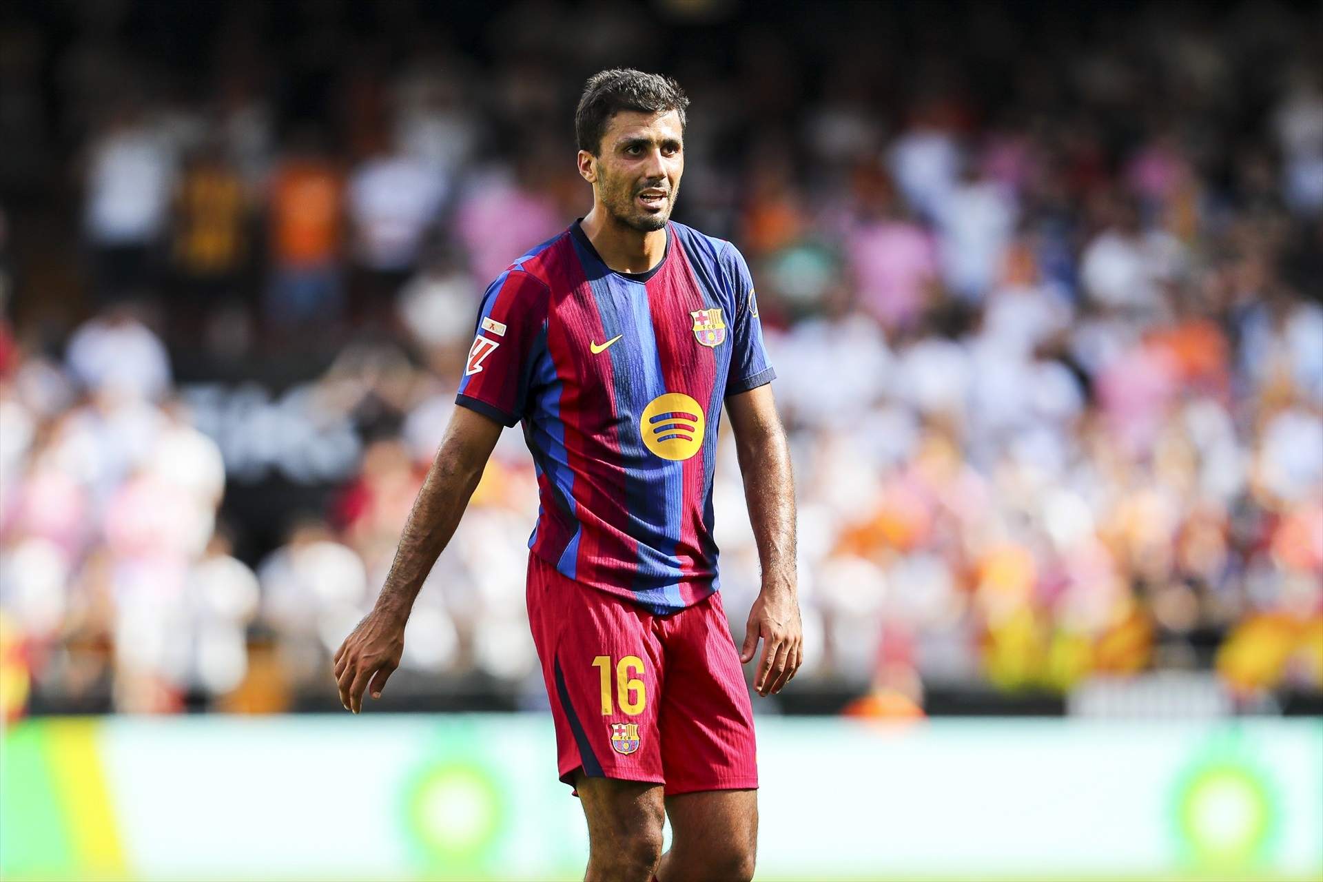 El vestidor del Barça ja li prepara el comiat: el de Rodri a Mestalla ho fa inevitable