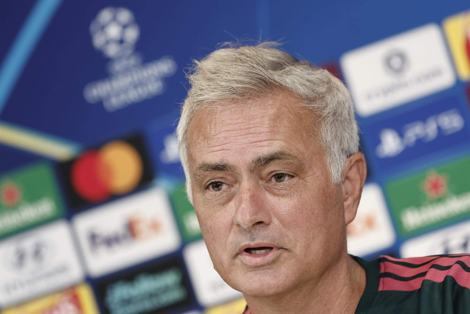 Mourinho recupera su versión más polémica: "¿Por qué no fue repetido el penalti?"