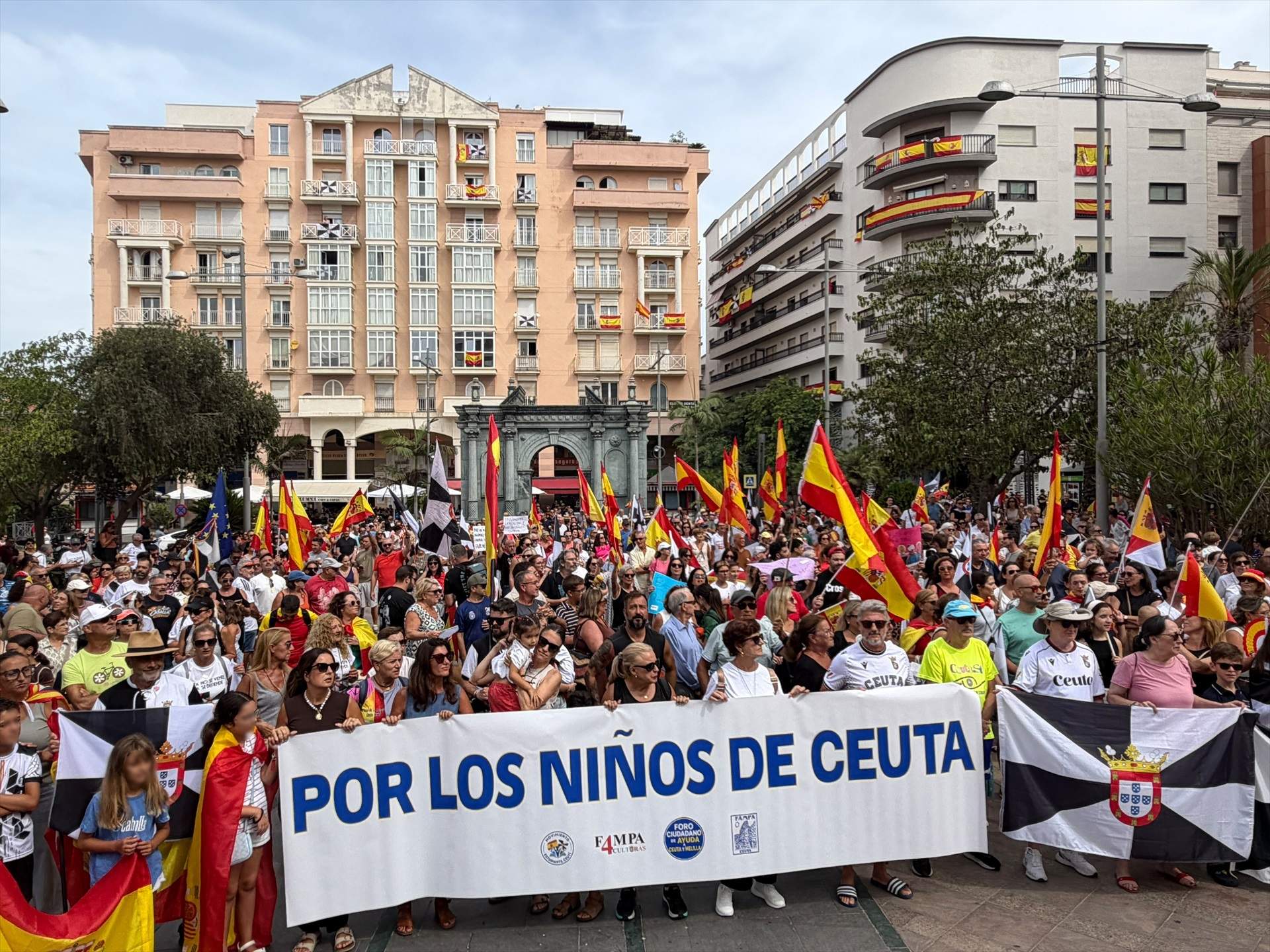 Assetgen una nena de Ceuta perquè creuen que és migrant: "Invasora, tens tuberculosi"