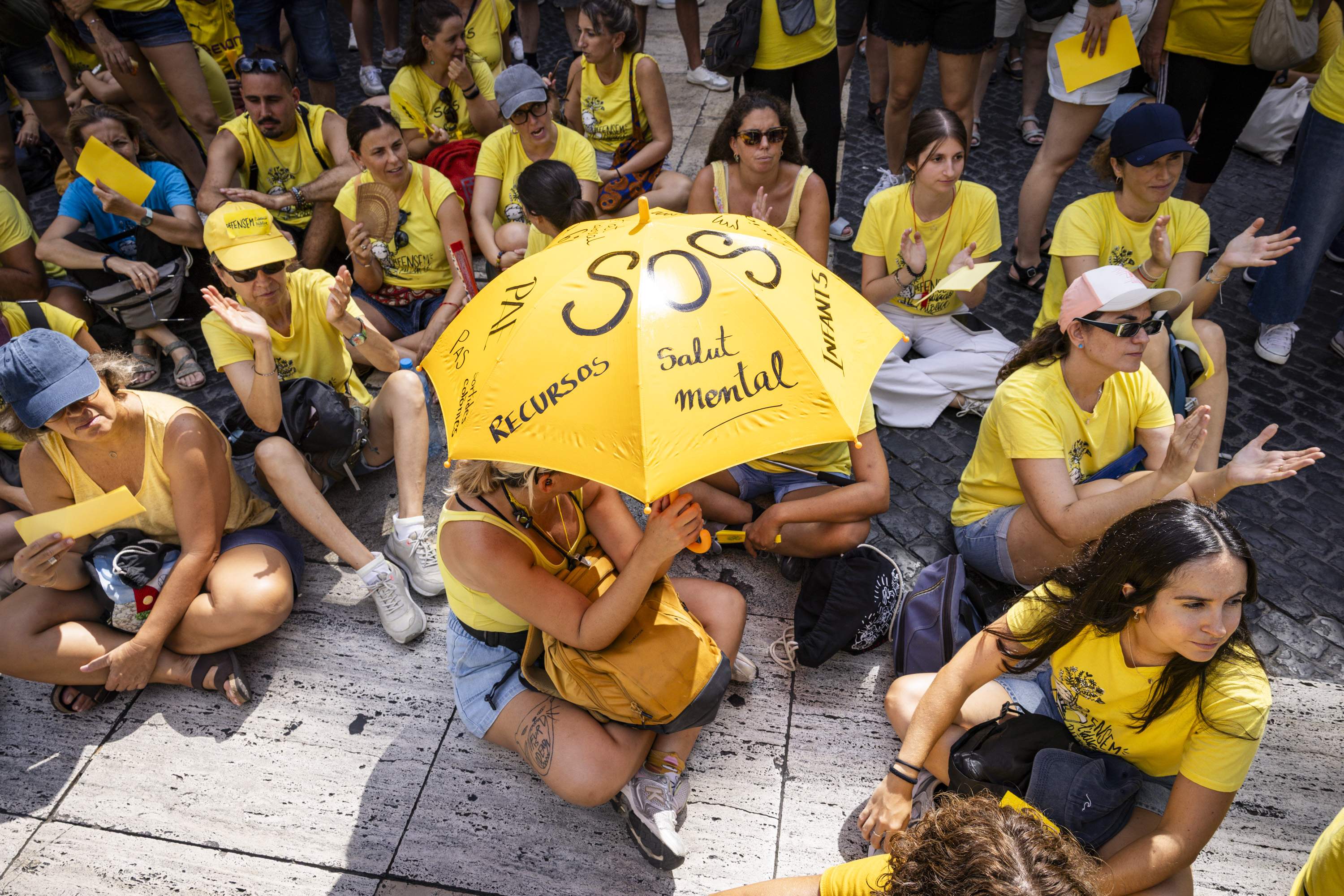 La comunitat educativa pressiona Illa en una setmana clau per al futur de les mobilitzacions