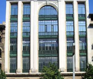 El antiguo edifico de Telefónica en el centro de Zaragoza se transformará en una oficina Monday El antiguo edifico de Telefónica en el centro de Zaragoza se transformará en una oficina Monday