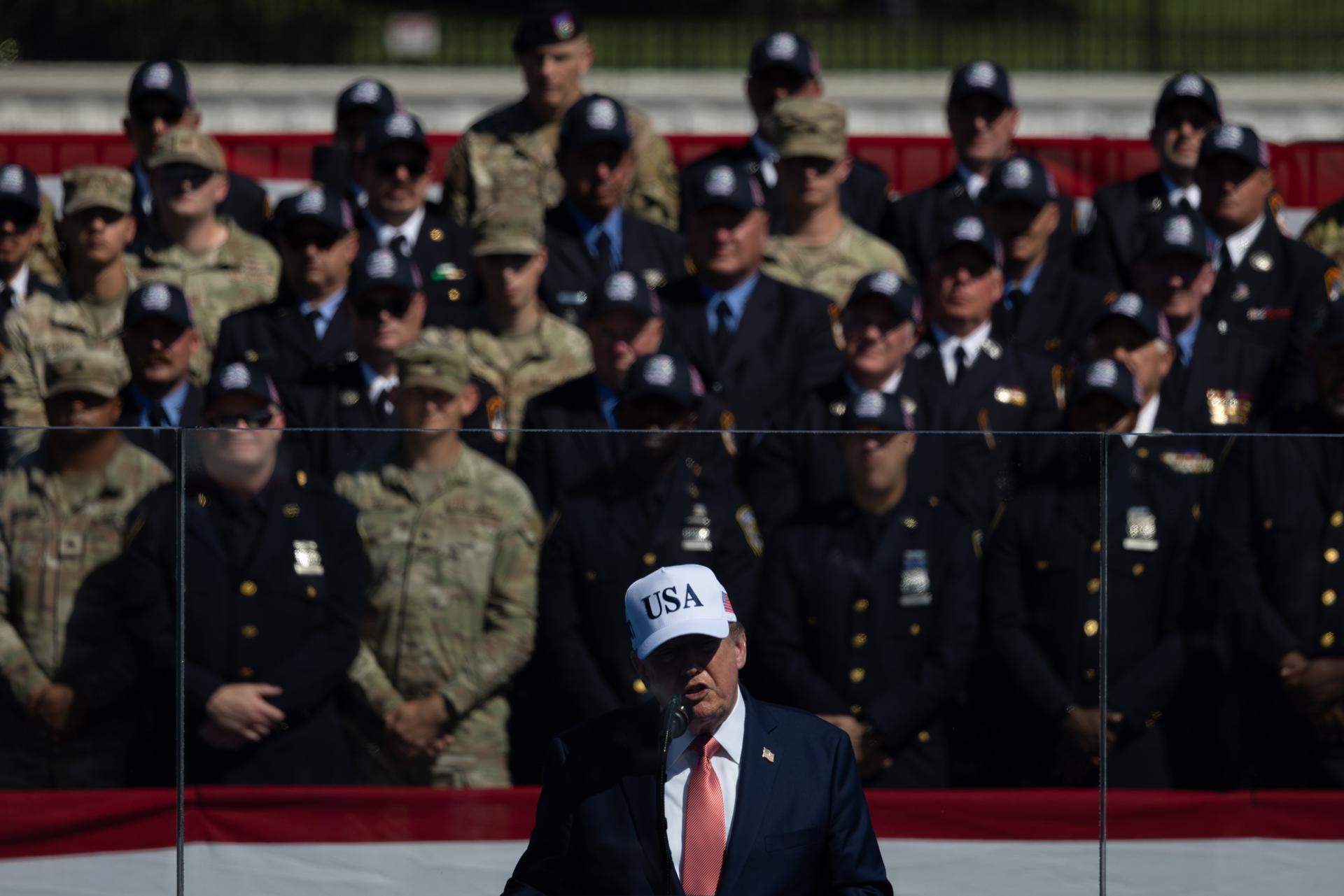 Trump diu que dos bombers el van salvar de l’11S: quines proves hi ha?