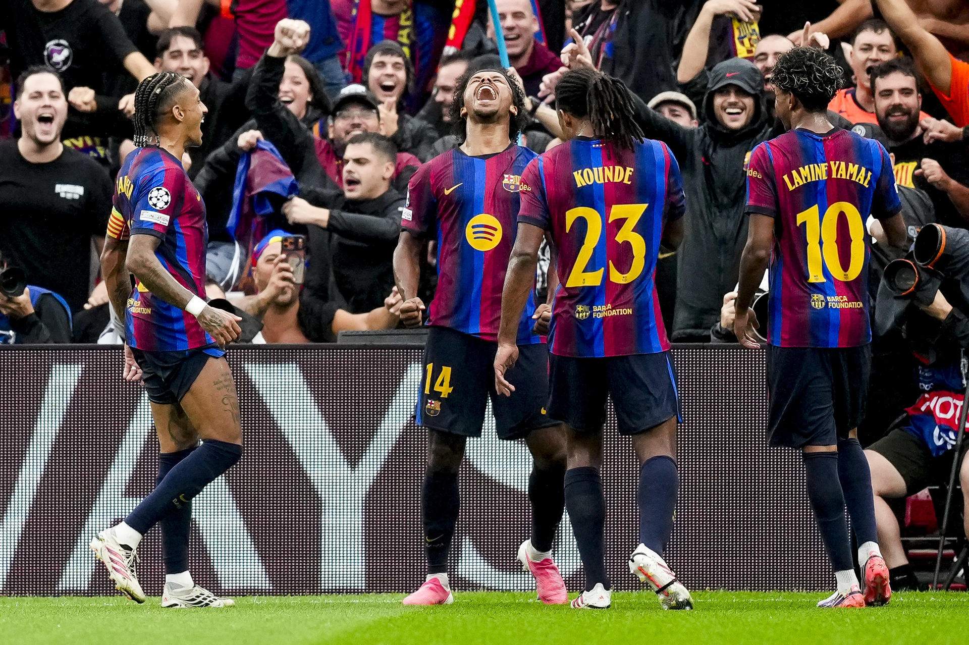 El Barça sigue de fiesta y debuta en la Champions goleando al Feyenoord (5-1)