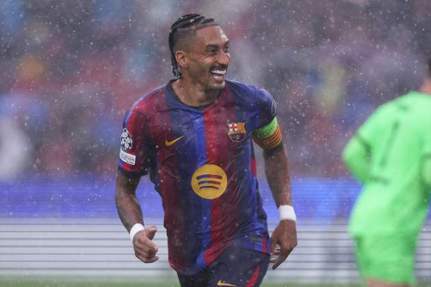 Raphinha somrient Barça Feyenoord Raphinha somrient Barça Feyenoord