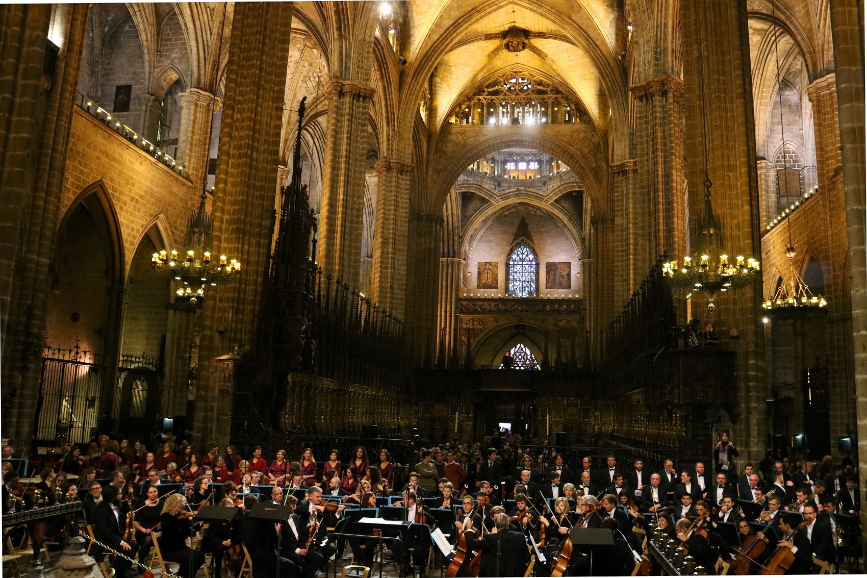 Emotiu comiat a Montserrat Caballé a la catedral de Barcelona