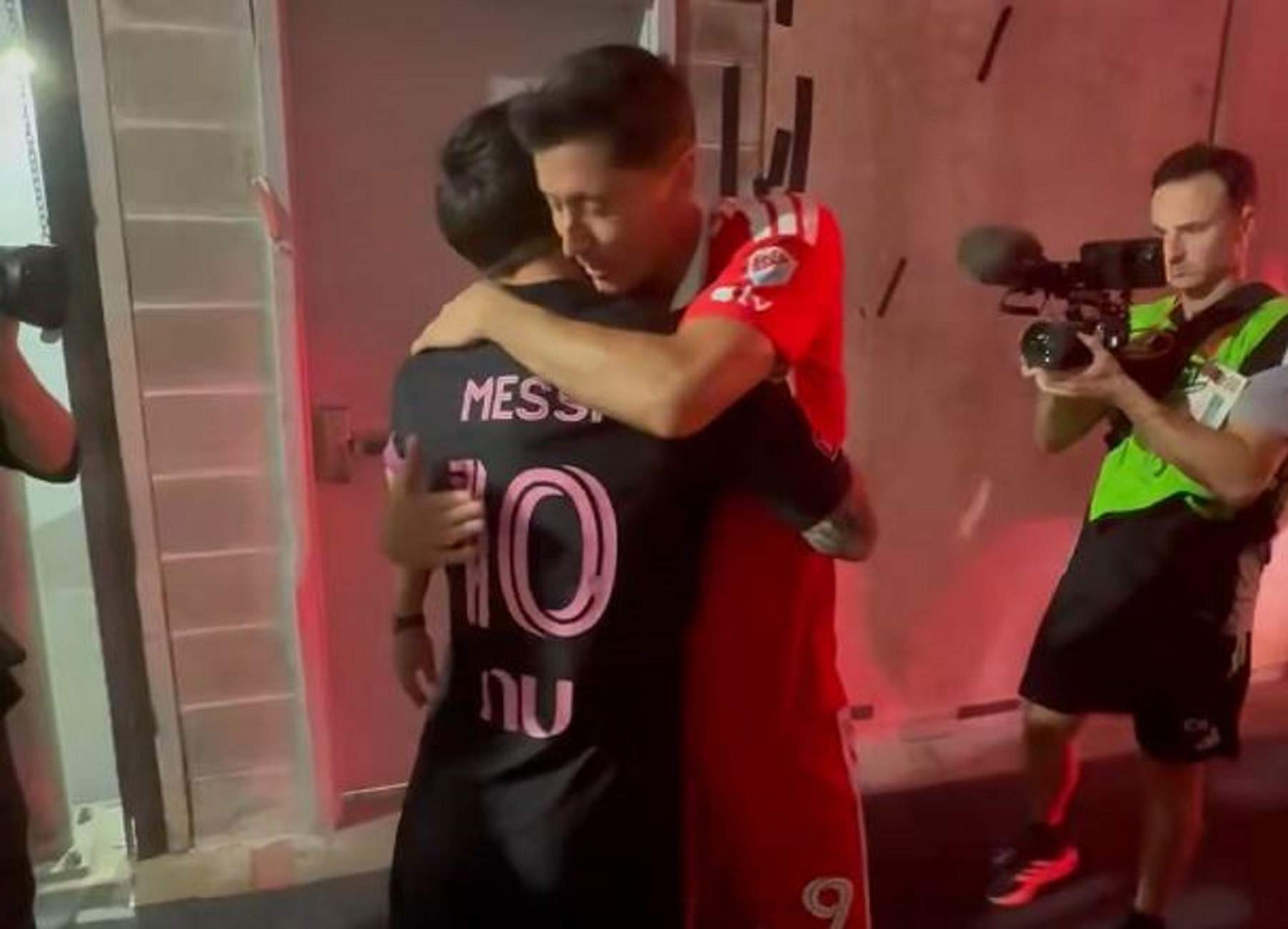 Messi i Lewandowski, cara a cara a l'MLS: De Paul amarga la trobada de les llegendes del Barça