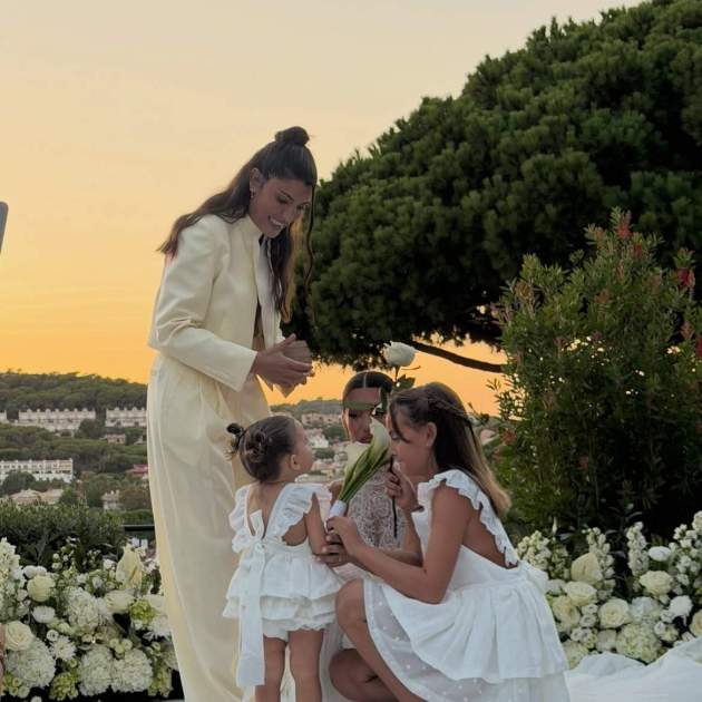 Aria i Aina, la filla i la neboda de Dulceida i Alba Paúl a la reboda / Instagram Aria i Aina, la filla i la neboda de Dulceida i Alba Paúl a la reboda / Instagram