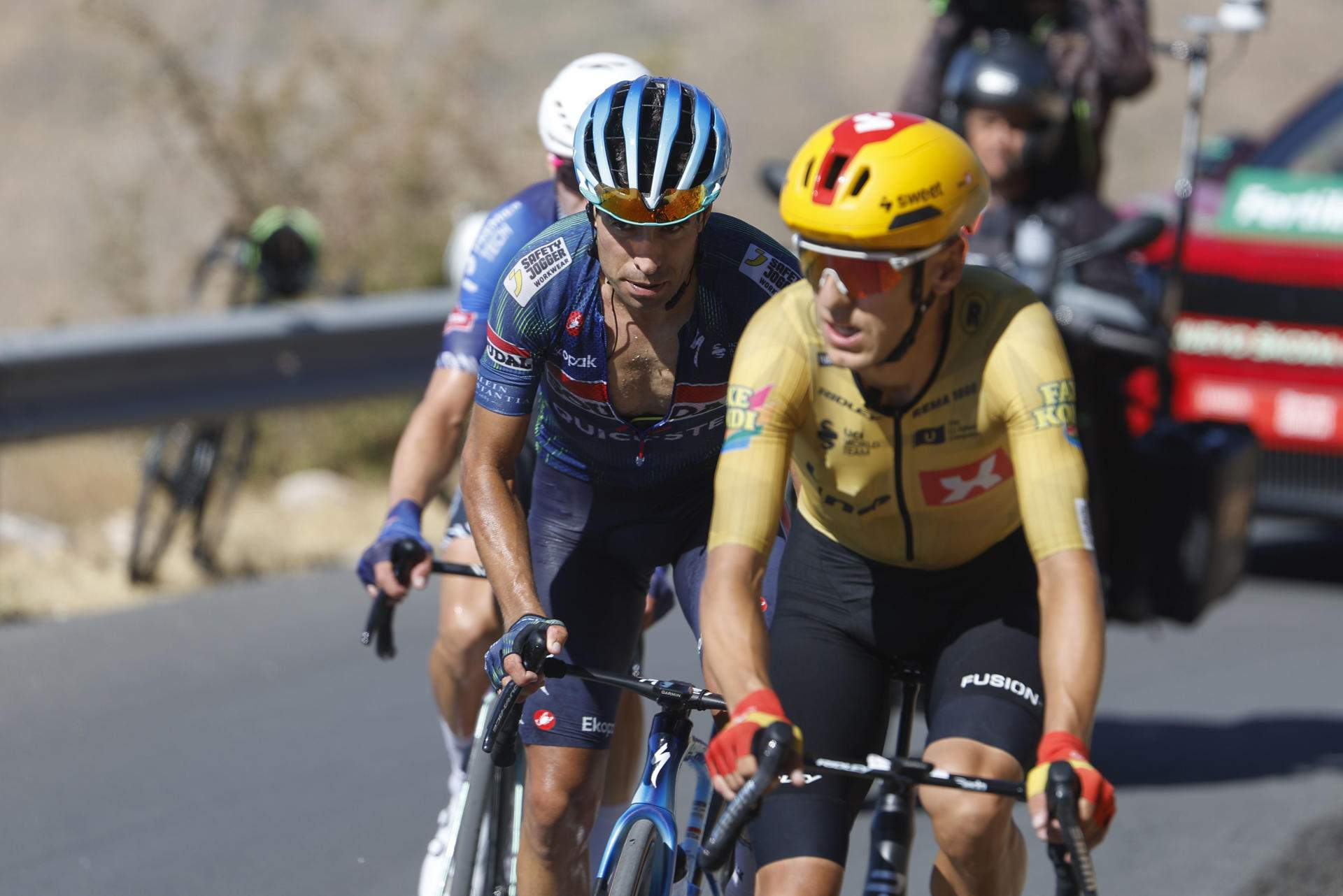 Landa ressuscita al Collado del Alguacil mentre Enric Mas acarona la glòria a la Vuelta