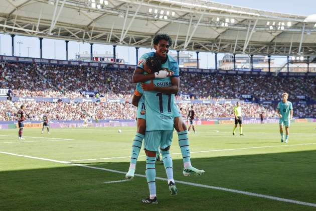 Lamine Yamal Raphinha Levante Barça EFE Lamine Yamal Raphinha Levante Barça EFE