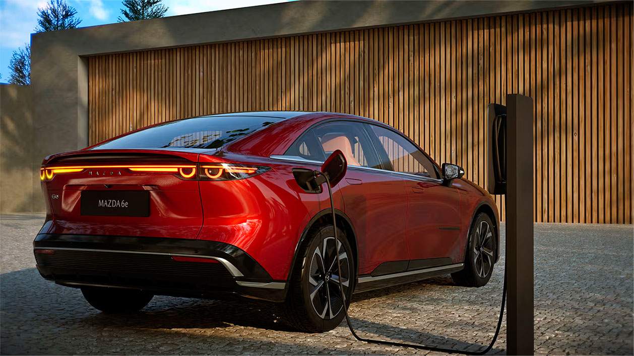 Els taxis d'alt nivell ja no van a Mercedes, ara hi ha un Mazda elèctric molt millor