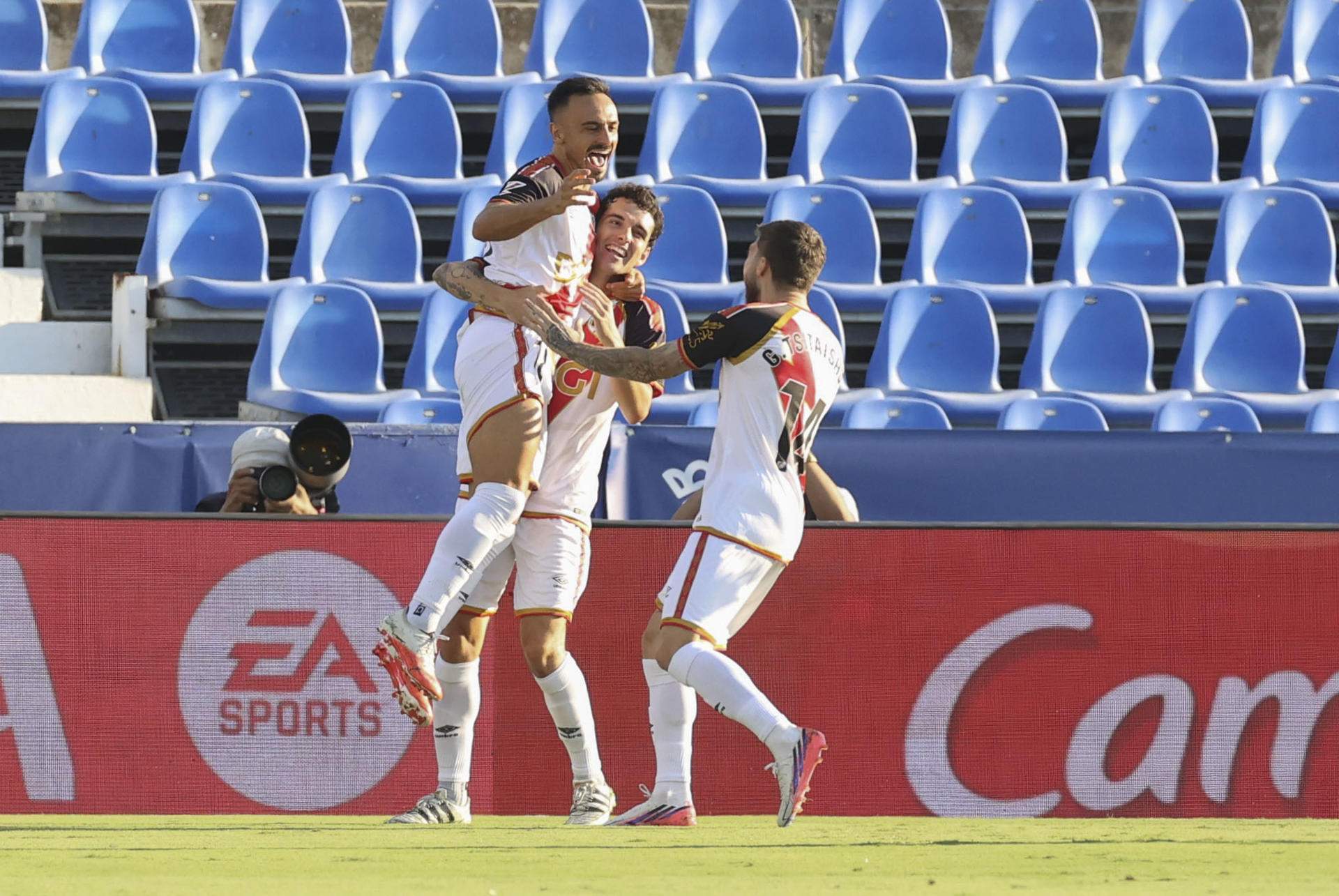 L'Espanyol reacciona tard a un mal inici i cau contra el Rayo Vallecano (2-1)