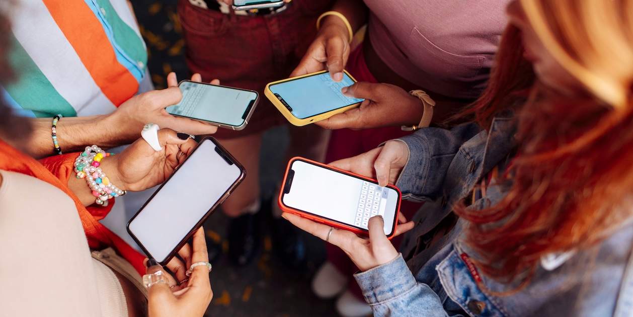La UE prepara una prohibición para menores de 15 años: redes sociales, ChatGPT, vídeos y videojuegos