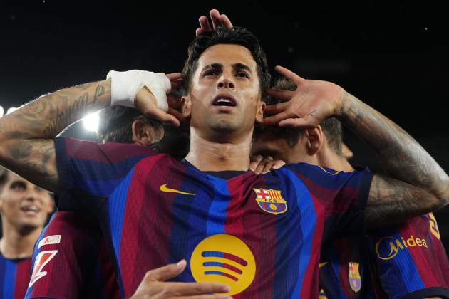 Cancelo celebra un gol amb el Barça / Foto: EFE Cancelo celebra un gol amb el Barça / Foto: EFE