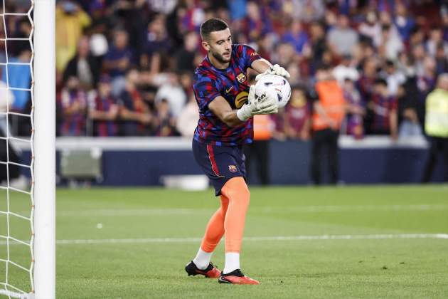 EuropaPress 7780114 joan garcia of fc barcelona warms up during the spanish league laliga ea