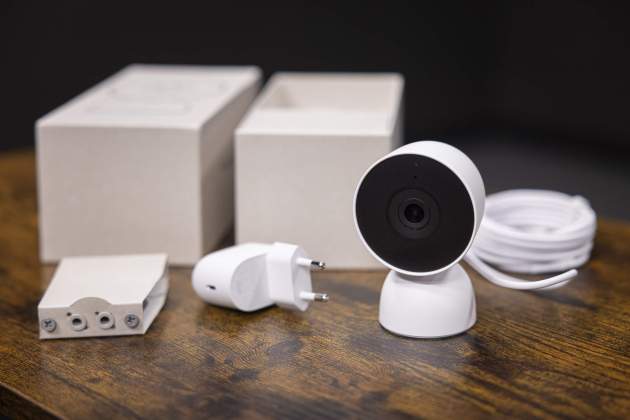 Contenido del paquete de la Google Nest Cam Contenido del paquete de la Google Nest Cam