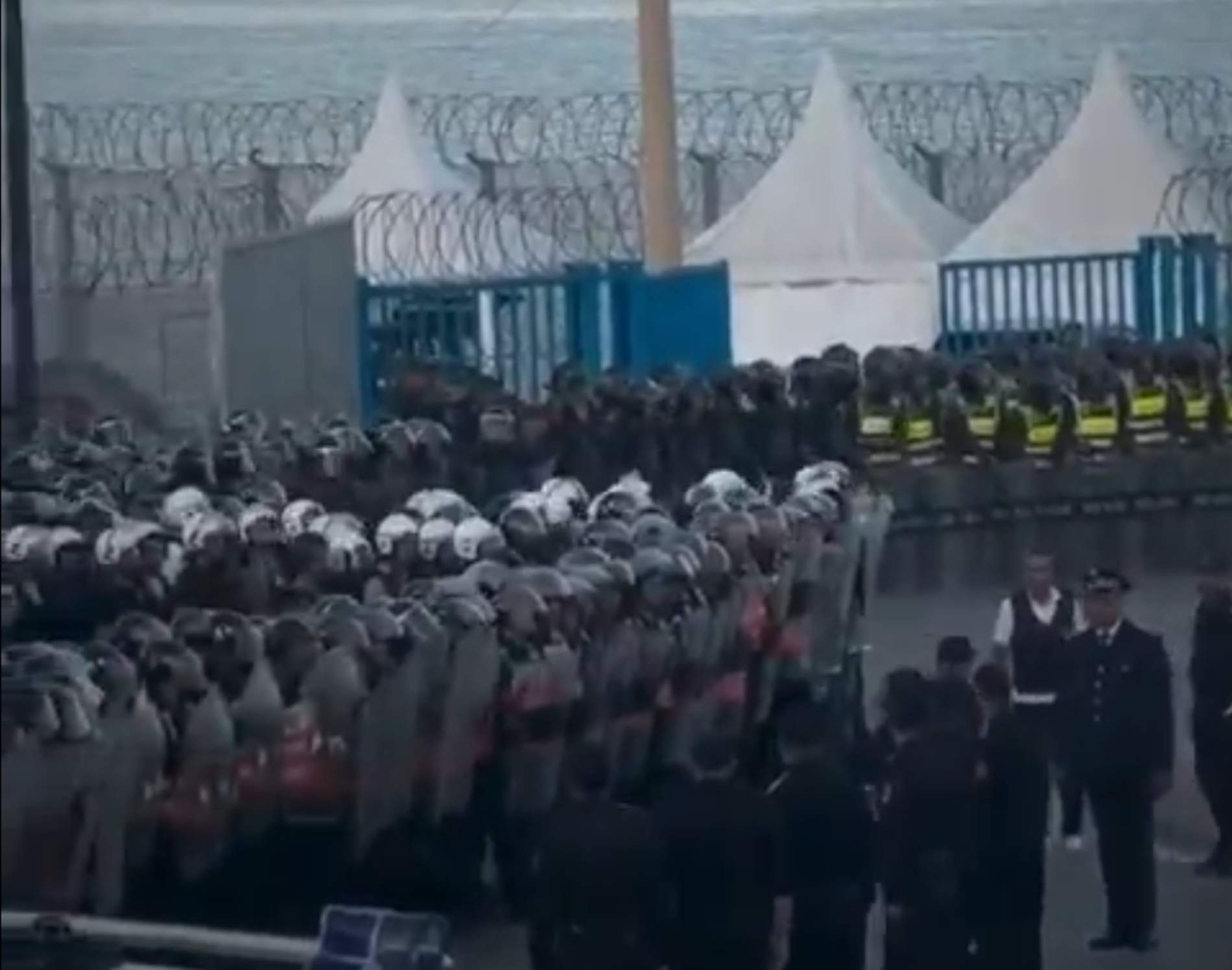 El Marroc fa un simulacre de força a la frontera de Ceuta davant noves crides a una entrada massiva