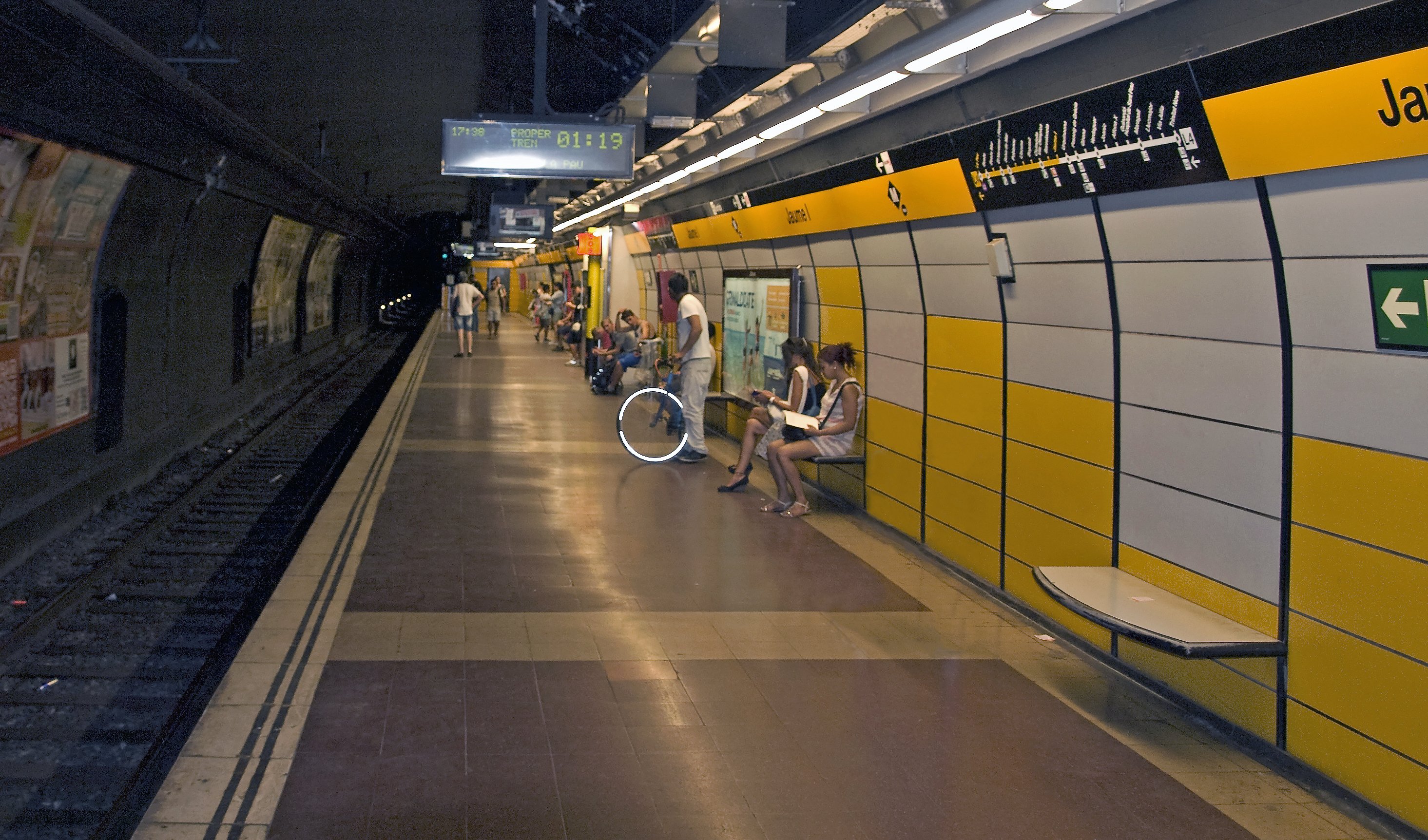 Un andén de la estación Jaume I permanecerá cerrado durante 10 días