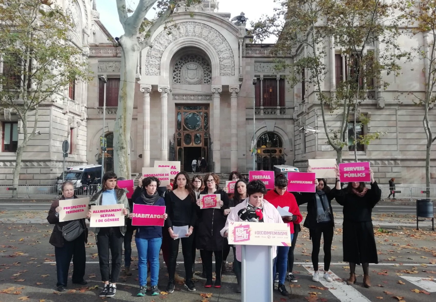 La CUP presenta la campaña "Feminismo para cambiarlo todo"