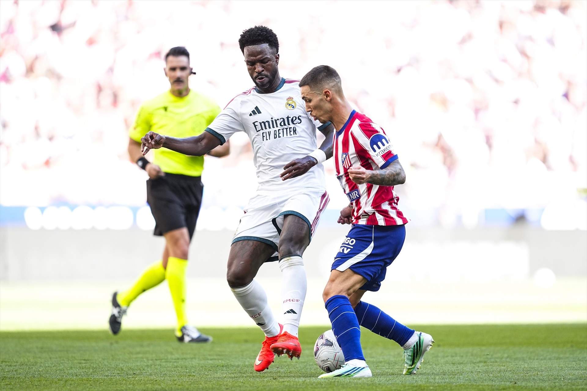 Tormenta en el Real Madrid: Mourinho agota la paciencia y señala a Vinícius en el derbi