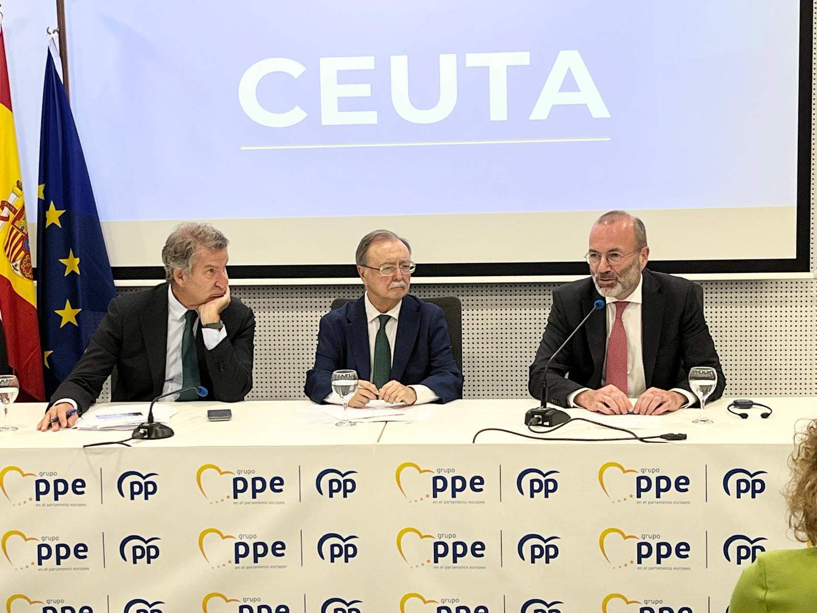 Feijóo treu múscul europeu a Ceuta fent-se acompanyar per Manfred Weber