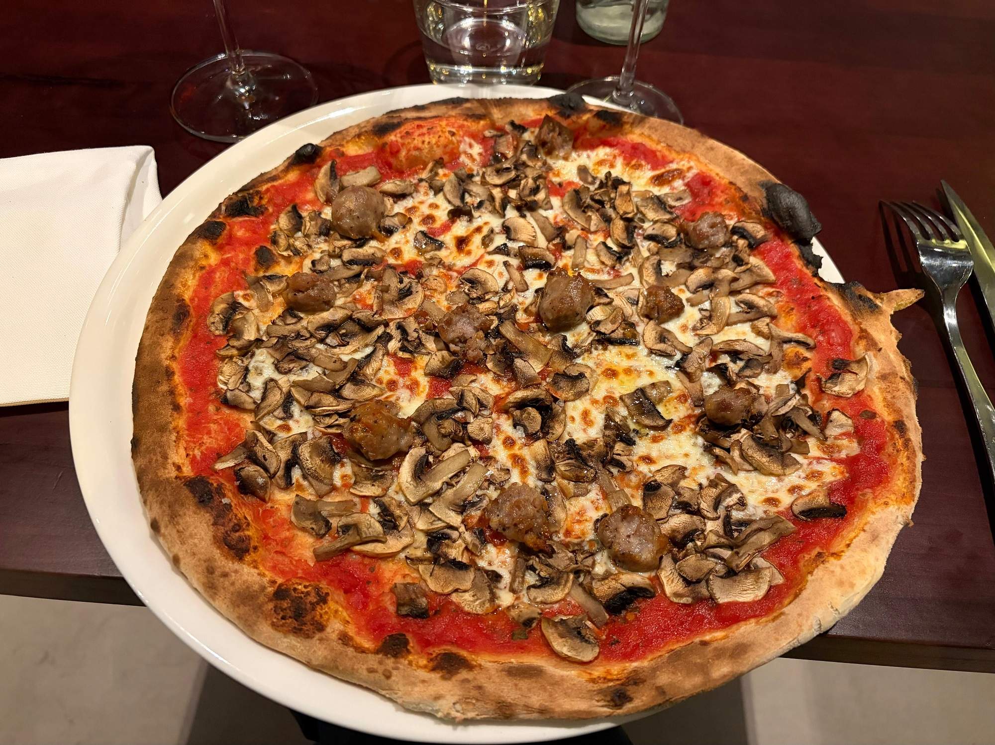 La nueva pizzería del Eixample donde también irás a tapear