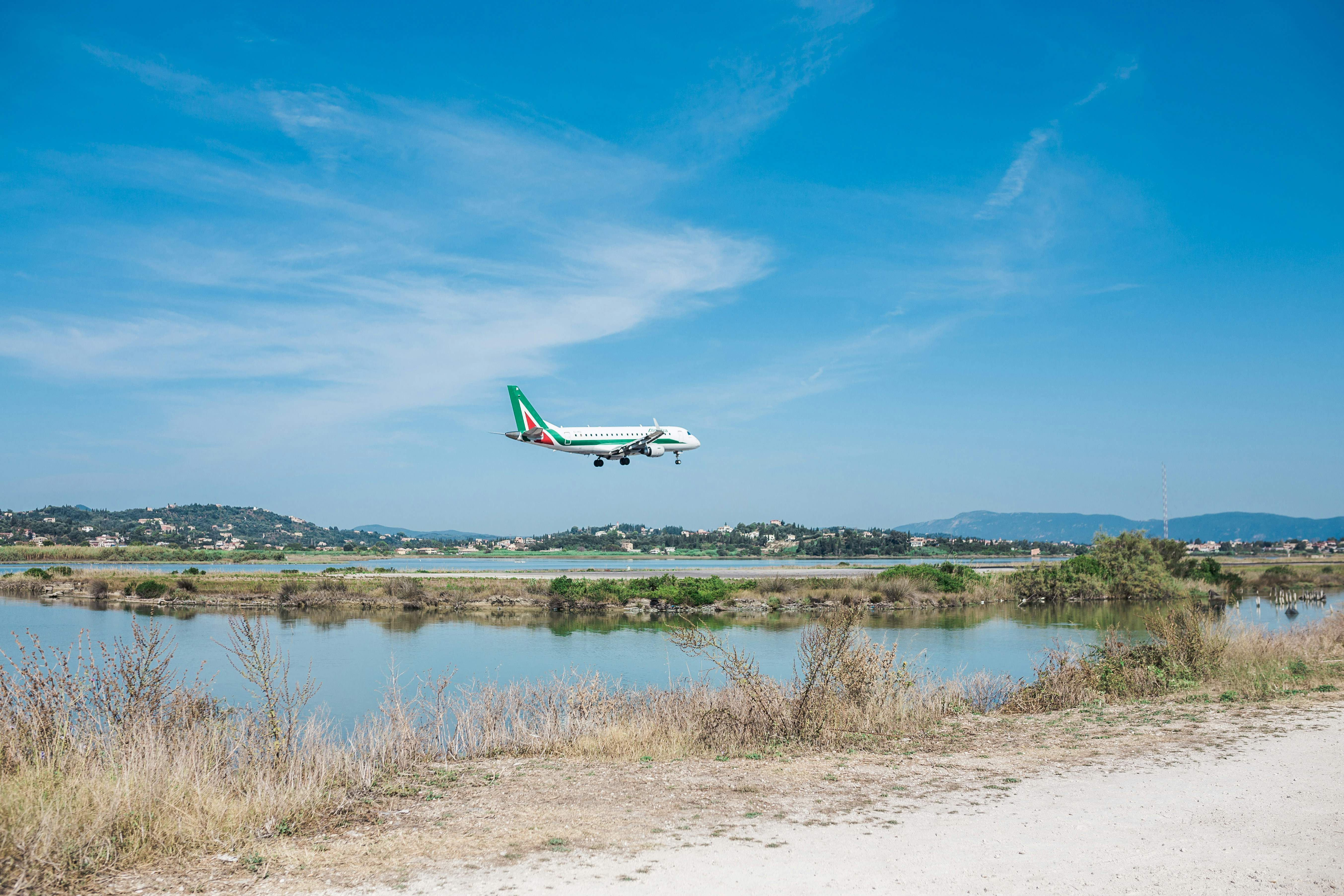 Les línies blanques dels avions podrien donar deu anys de marge al planeta