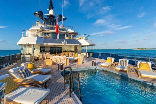 man of steel piscina yacht com man of steel piscina yacht com