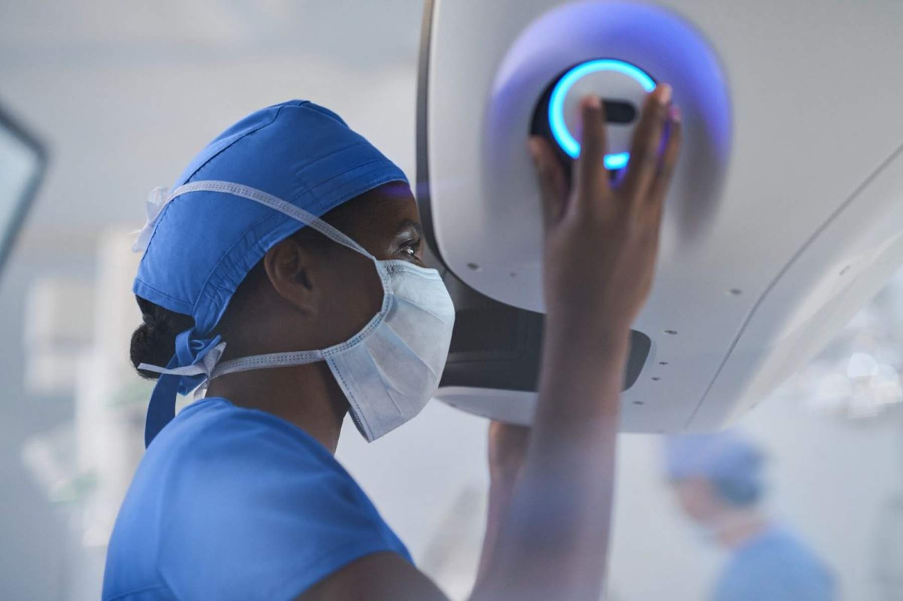 El sistema de cirugía asistida por robot da Vinci 5 recibe el marcado CE para procedimientos cardiacos