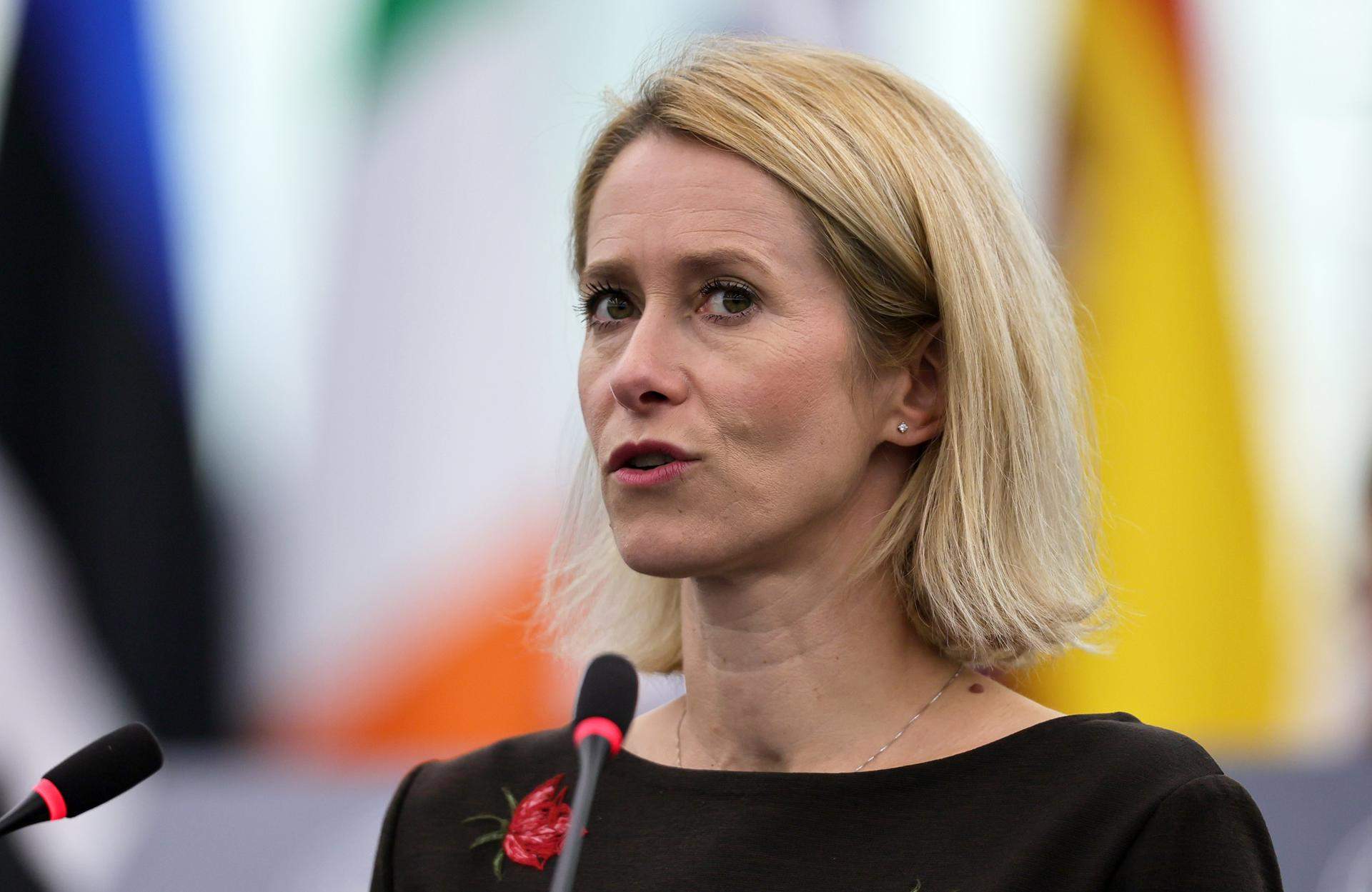 La UE aixeca les sancions a dos oligarques russos vinculats al Kremlin i renova la resta per tres anys