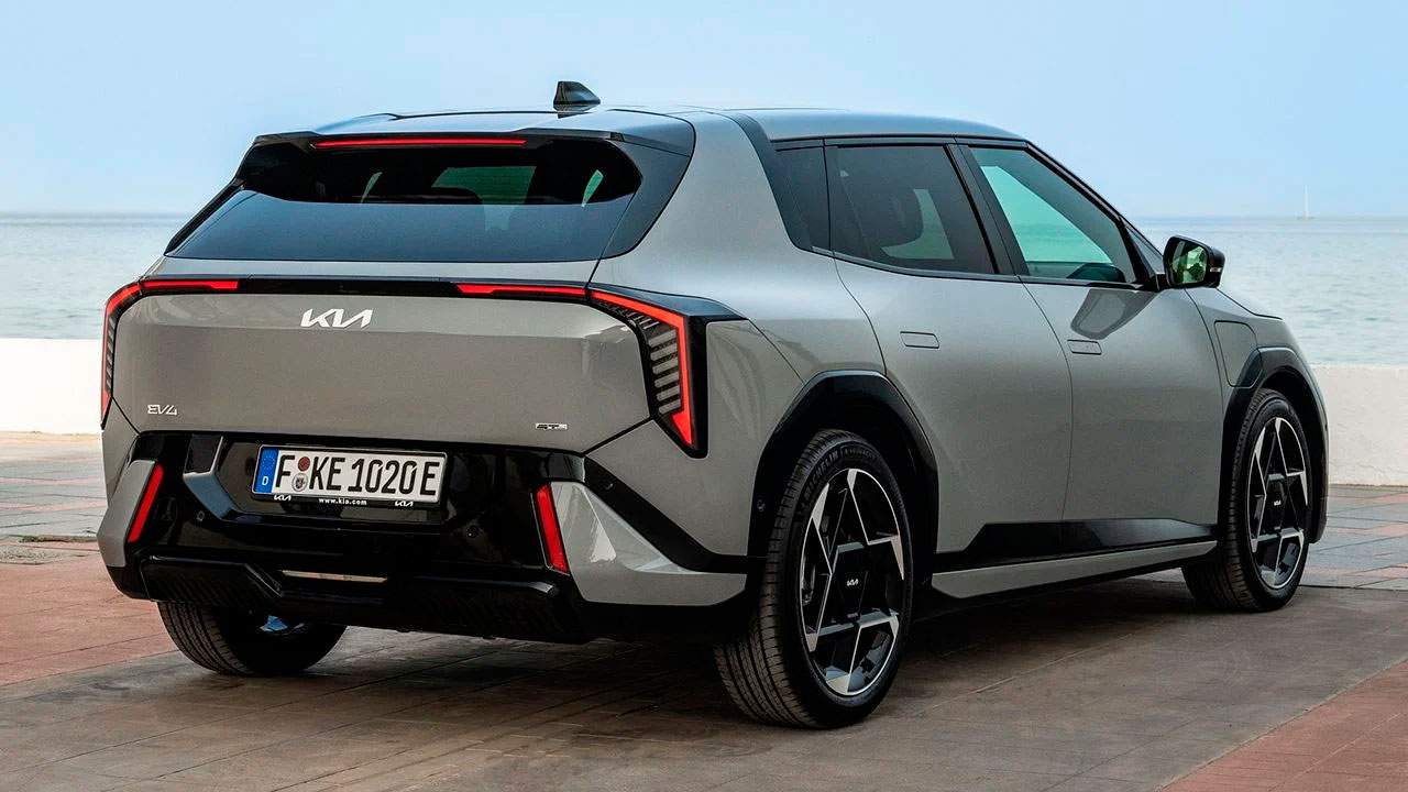Molts taxistes que compraven Toyota per costum comencen a mirar aquest Kia per relació qualitat-preu