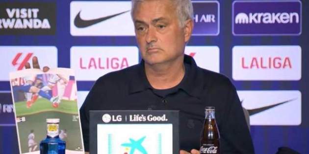 Mourinho ya empieza a mostrar papeles... y a perder los papeles Mourinho ya empieza a mostrar papeles... y a perder los papeles