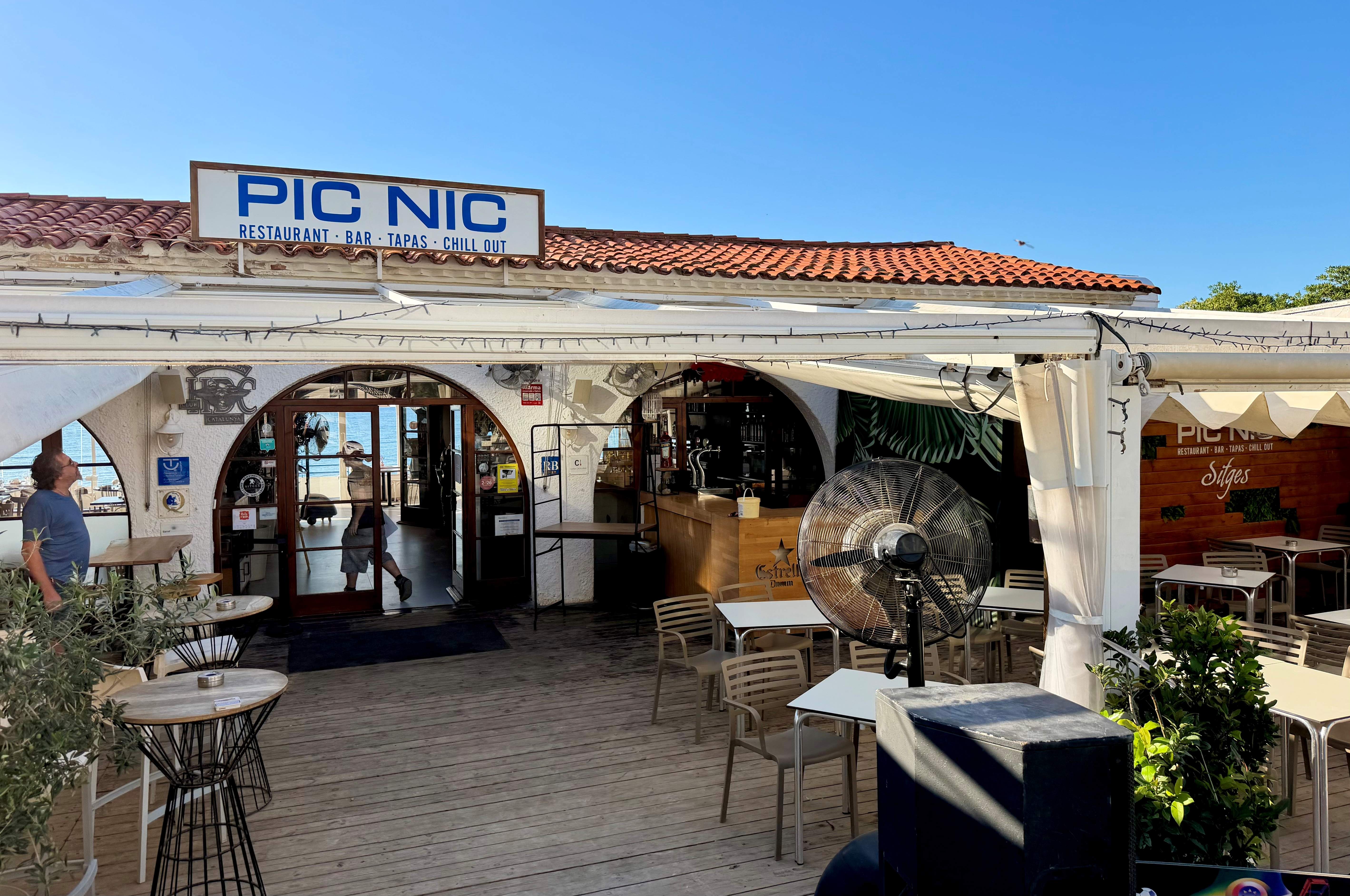 Tanca el restaurant PicNic de Sitges per incomplir la llei de costes