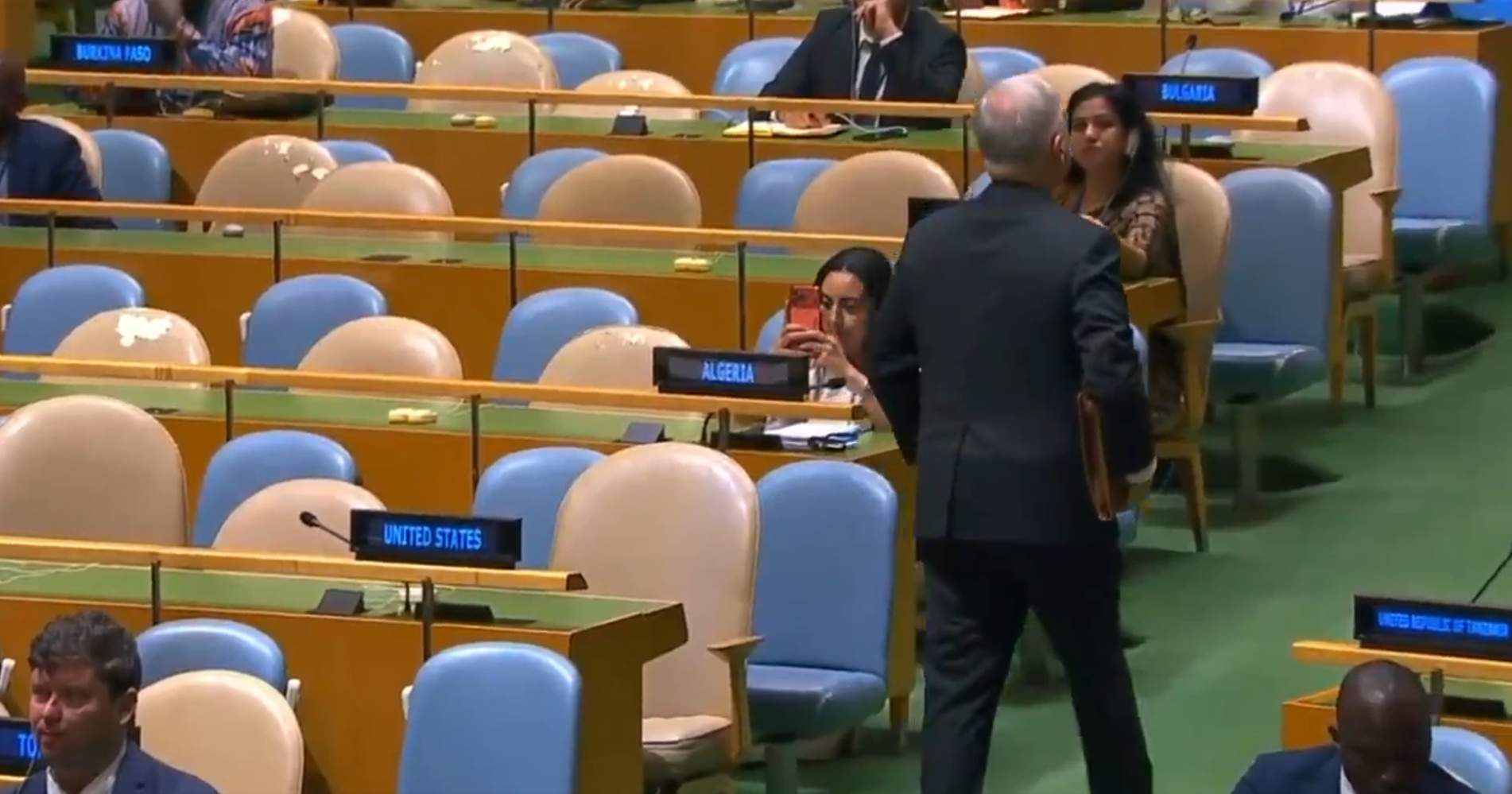 Estados Unidos abandona la Asamblea General de la ONU después de que Pezeshkian los llame terroristas