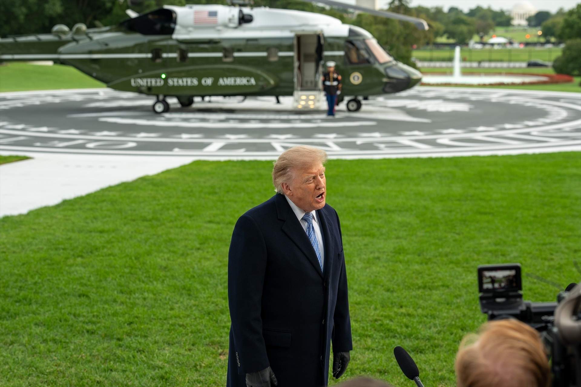 La justícia frena el veto de Trump a CNN, MS NOW i Politico i els obre de nou les portes de la Casa Blanca