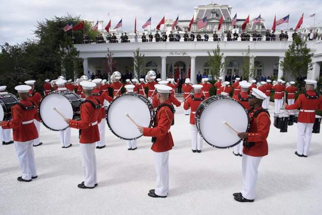 Revista militar al Jardí de les Roses de la Casa Blanca / EFE Revista militar al Jardí de les Roses de la Casa Blanca / EFE