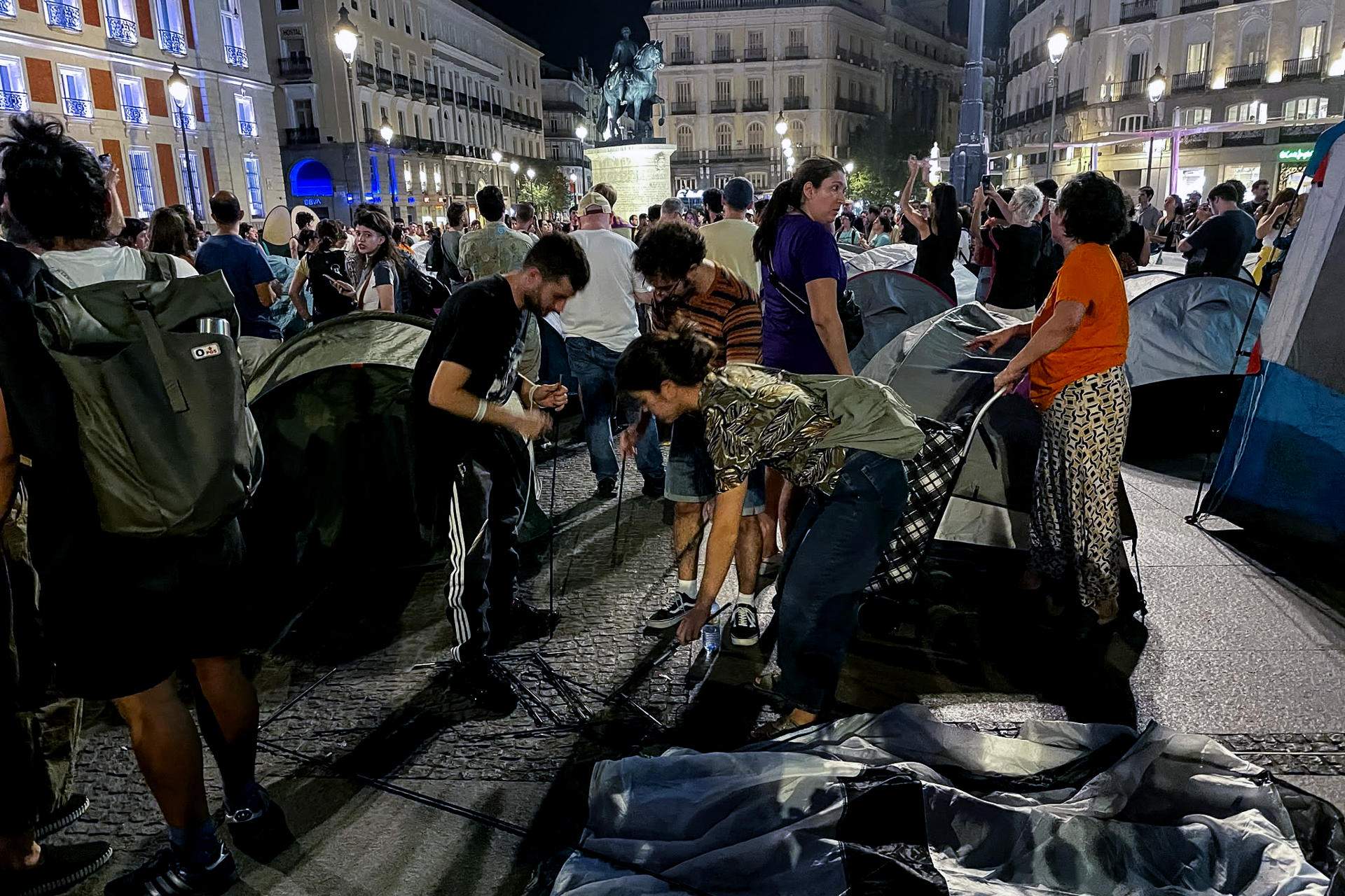 Acampada a la plaça del Sol de Madrid / EFE/ Macarena Soto