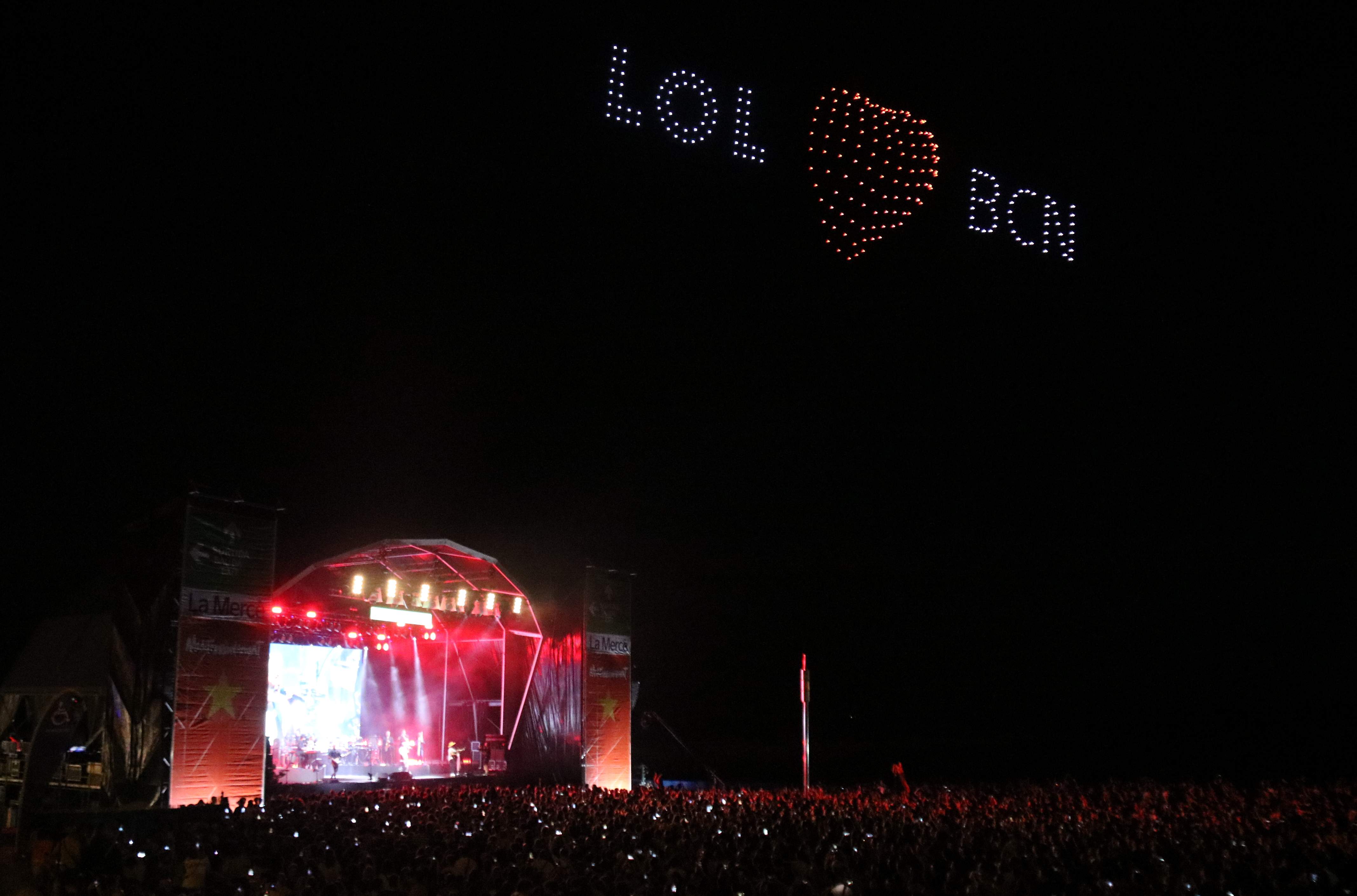Love of Lesbian, La Pegatina i Svetlana fan vibrar un Bogatell entregat en una nit multitudinària de Mercè